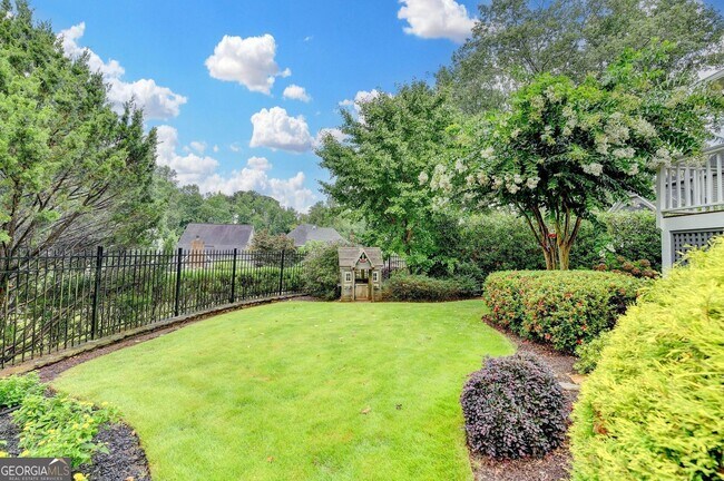 Building Photo - 2611 Briers N Dr