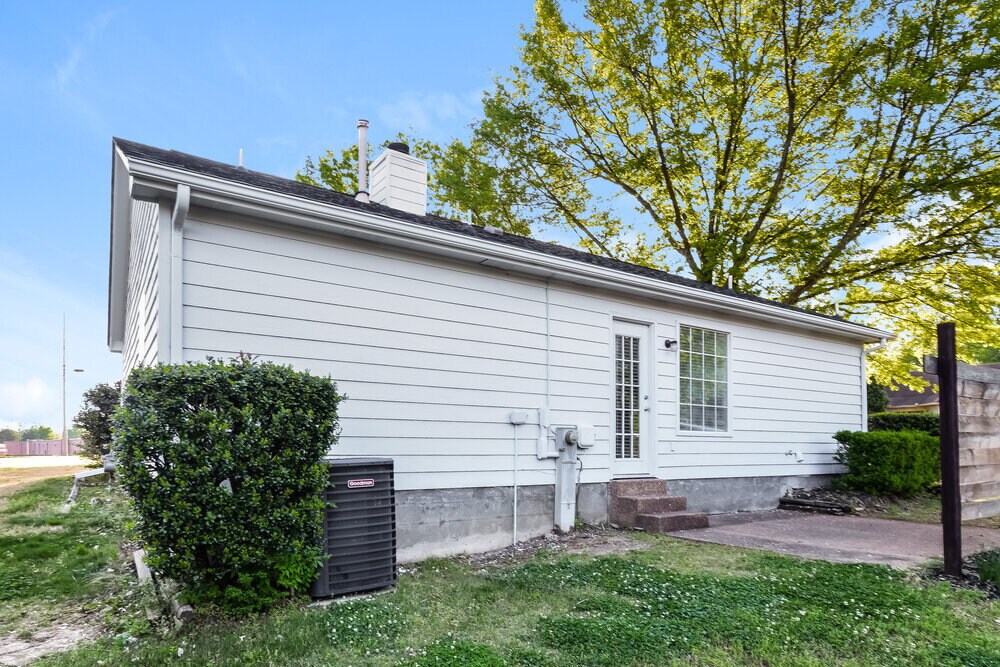 Building Photo - 6991 Raleigh Lagrange Rd