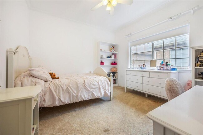 Building Photo - 2842 Briarhurst Park