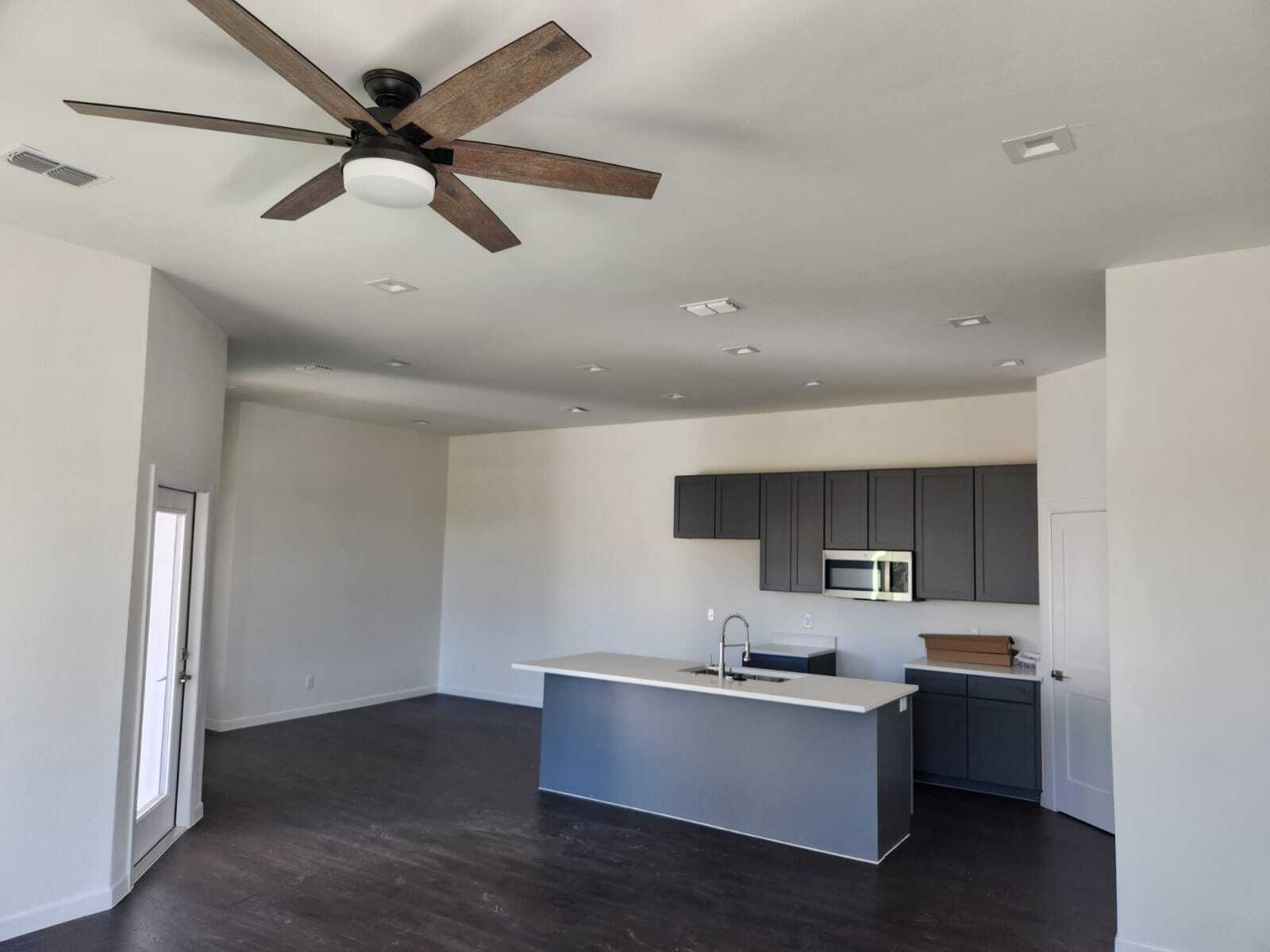 Building Photo - 2716 Kerria Ave