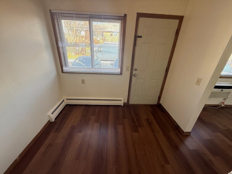 Building Photo - 2506 Brentwood Pky