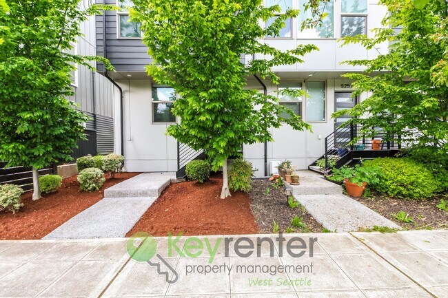 Building Photo - Modern 3 Bedroom with Rooftop Deck and In Unit Laundry