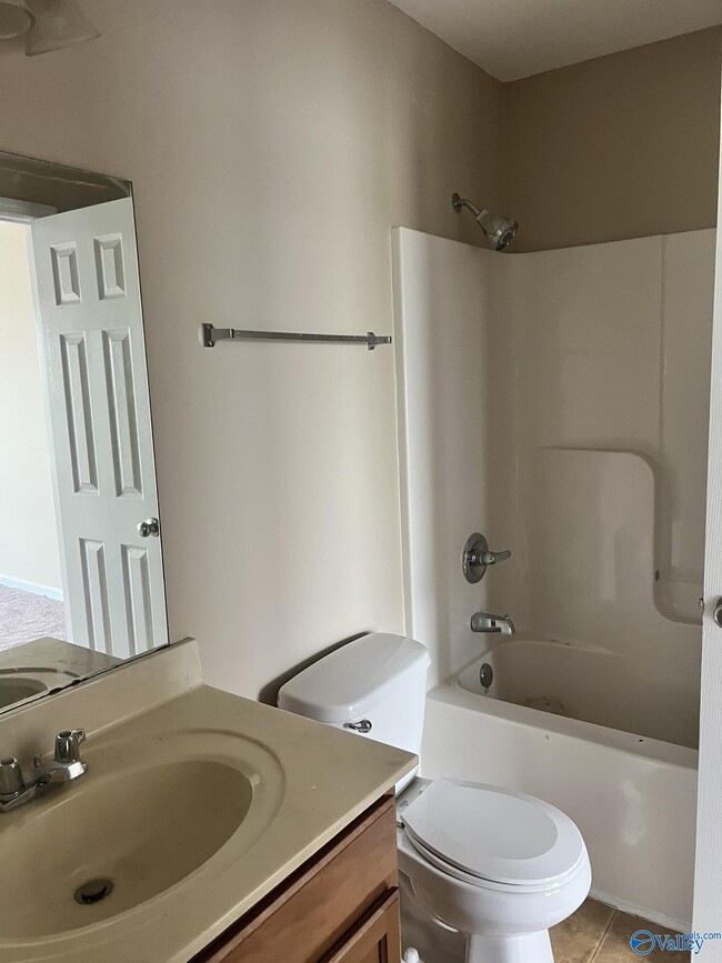 Building Photo - 3061 Castlecreek Dr SW