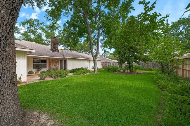 Building Photo - 2530 Bandelier Dr