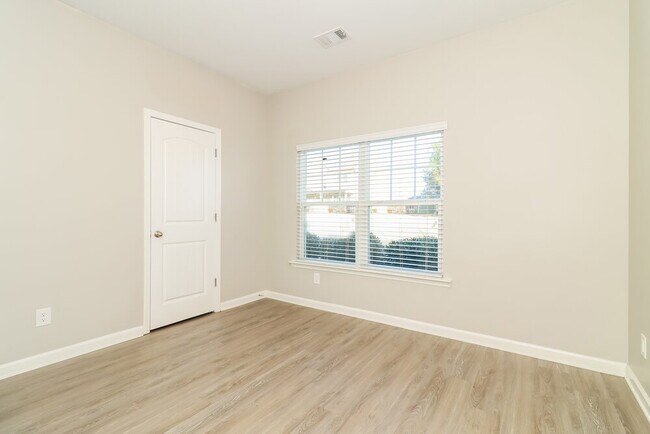 Building Photo - 311 Upper Pheasant Ct