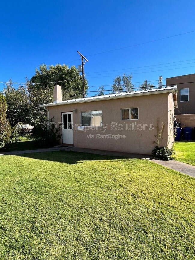 Building Photo - 2440 1/2 Rose Avenue Northwest