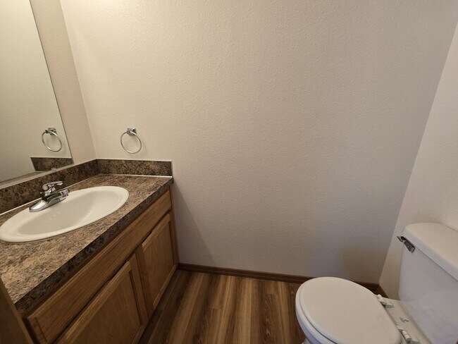 Building Photo - 390 Maylea Pl