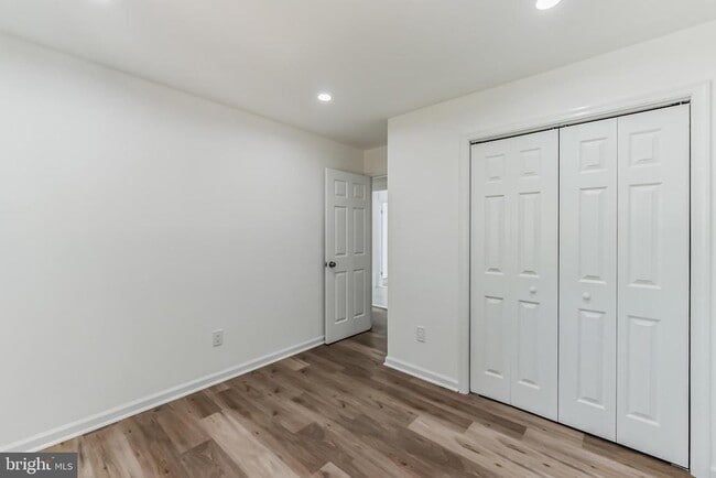 Building Photo - 630 Clearwater Ct