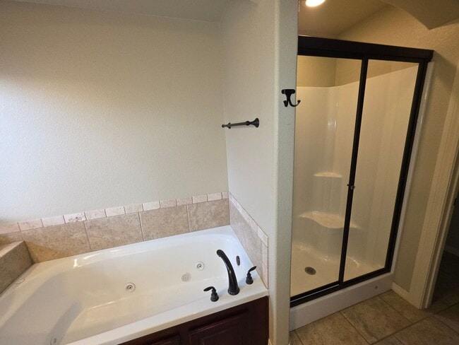 Building Photo - Lovely 3 bedroom home in northwest Fayetteville