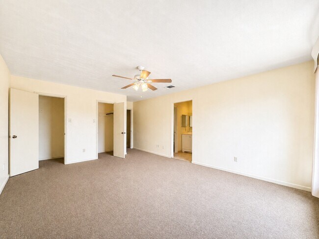 Building Photo - 12504 Autumn Leaf Ln