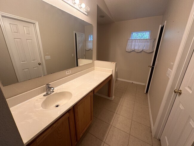 Building Photo - 2529 SW 156th Pl