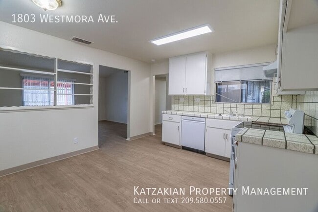 Building Photo - 1803 Westmora Ave