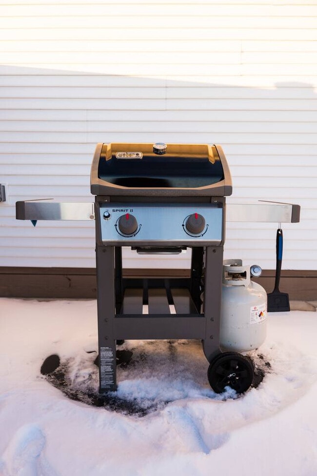 Building Photo - 10268 Cleveland Rd