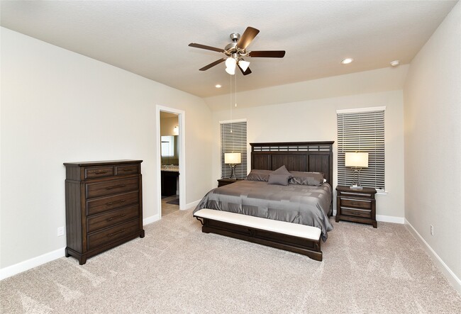 Building Photo - 5835 Euclid Loop