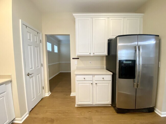 Building Photo - Charming Four-Bedroom Home in Bluffton wit...