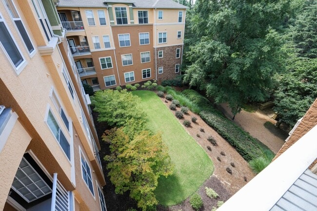 Building Photo - Villa Sonoma Brookhaven