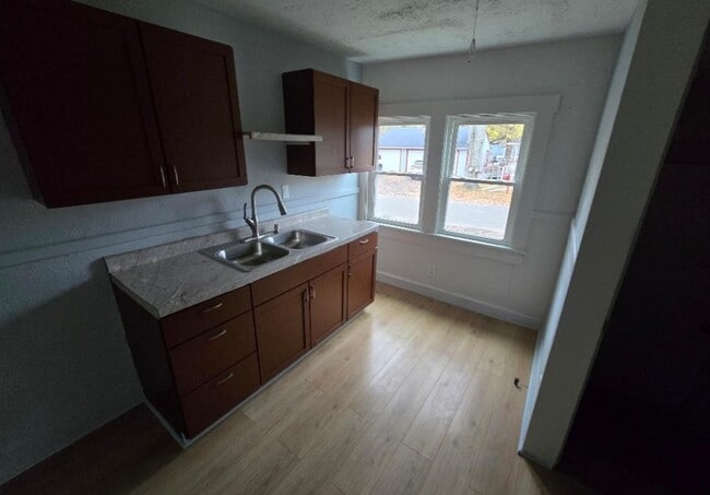 Building Photo - 1601 Grafton Rd