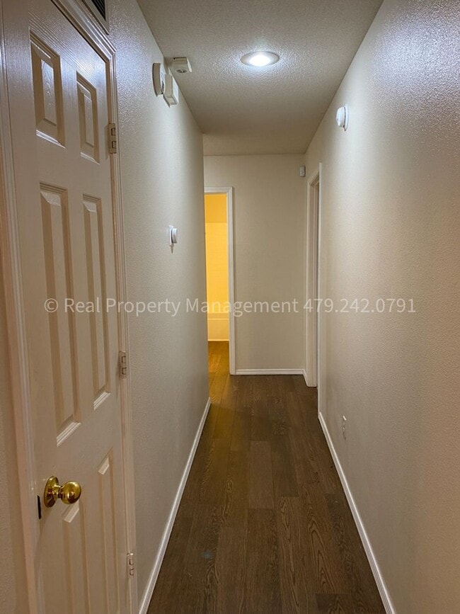 Building Photo - 6005 Sandy Parker Ct
