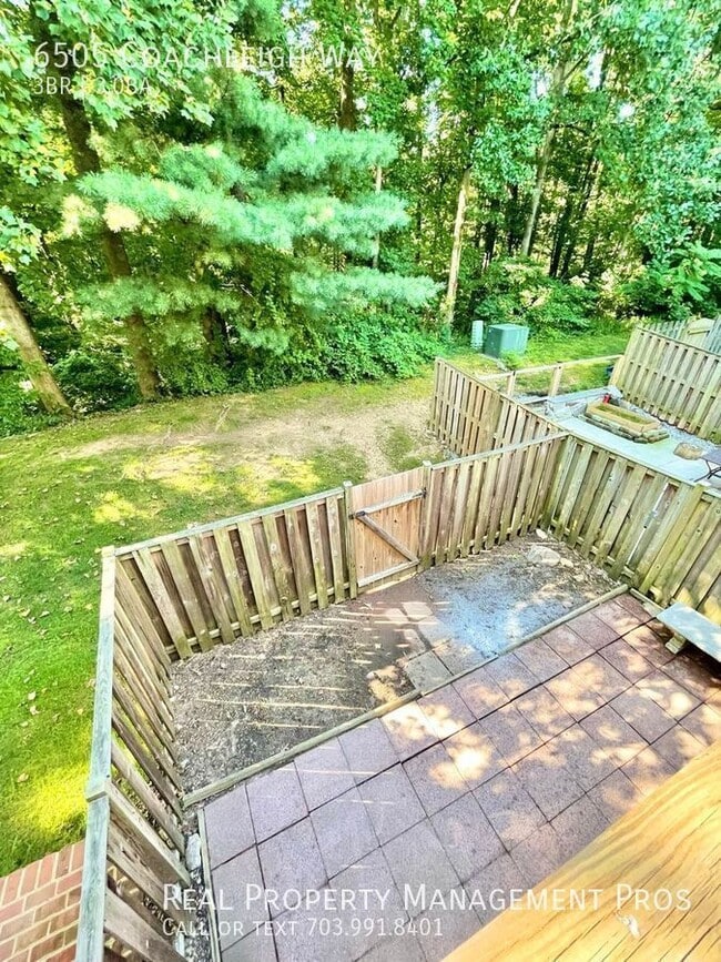 Building Photo - 6505 Coachleigh Way