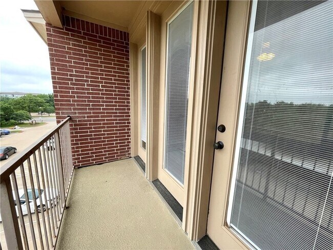 Building Photo - 1915 Dartmouth St