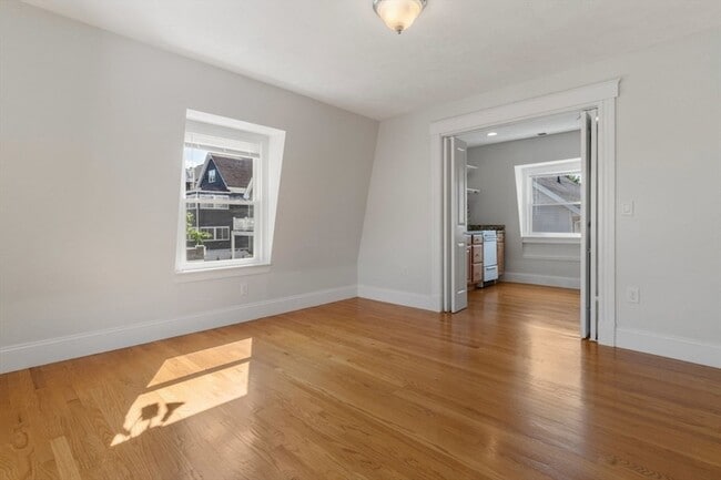 Building Photo - 102 Jaques St
