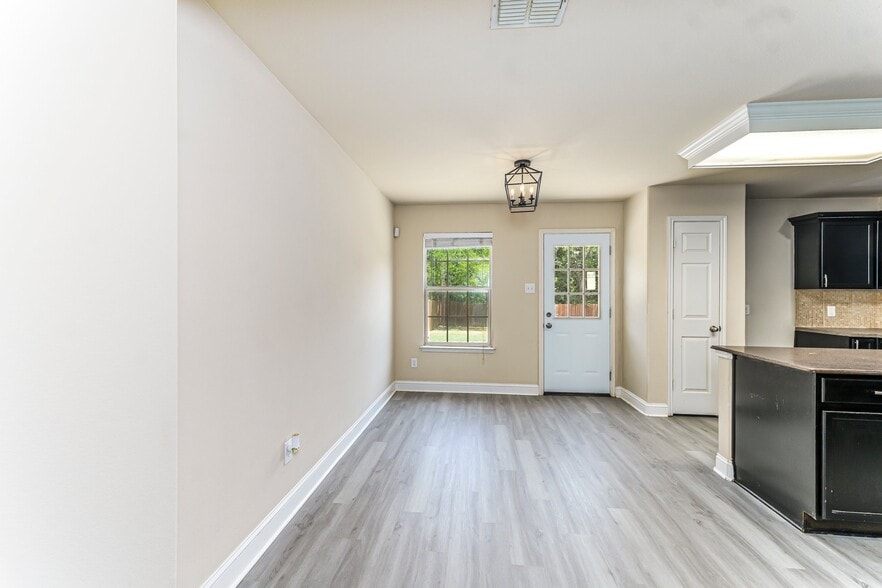 Building Photo - 5946 Harbor Glen Dr