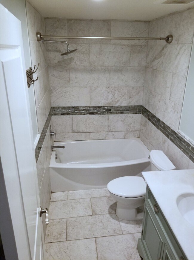 bathroom - 1515 S Beverly Dr