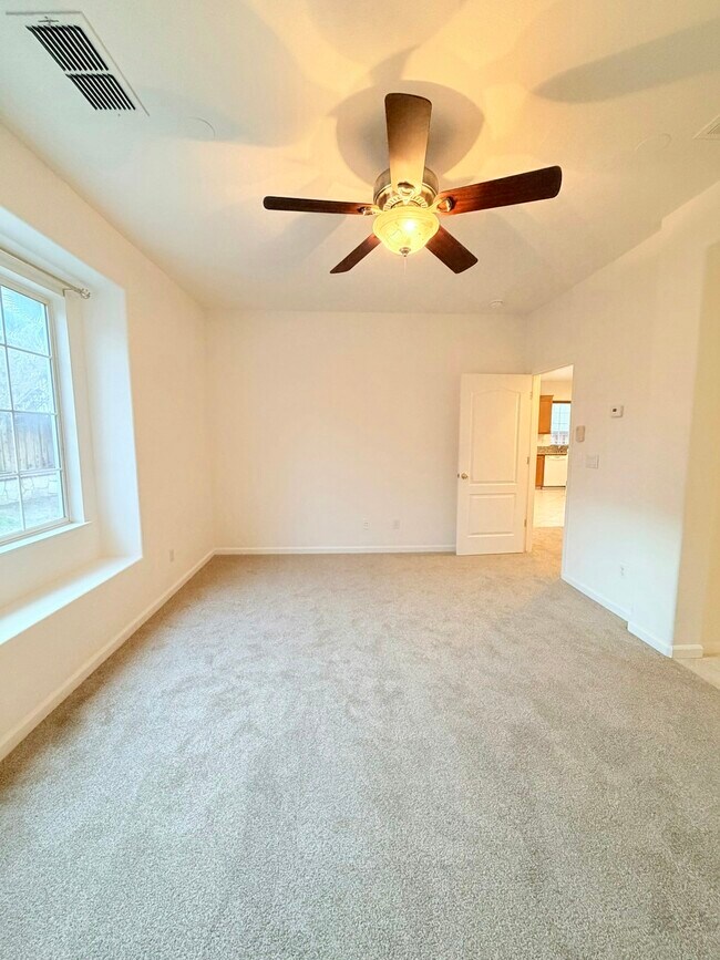 Building Photo - 252 W Terraza Way