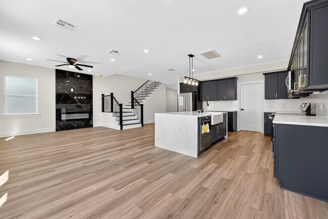 Primary Photo - 12315 New Jordan Ln