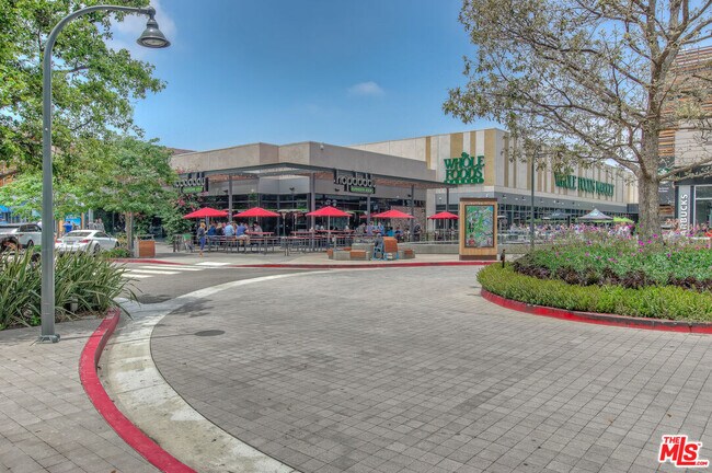 Building Photo - 12875 W Runway Rd