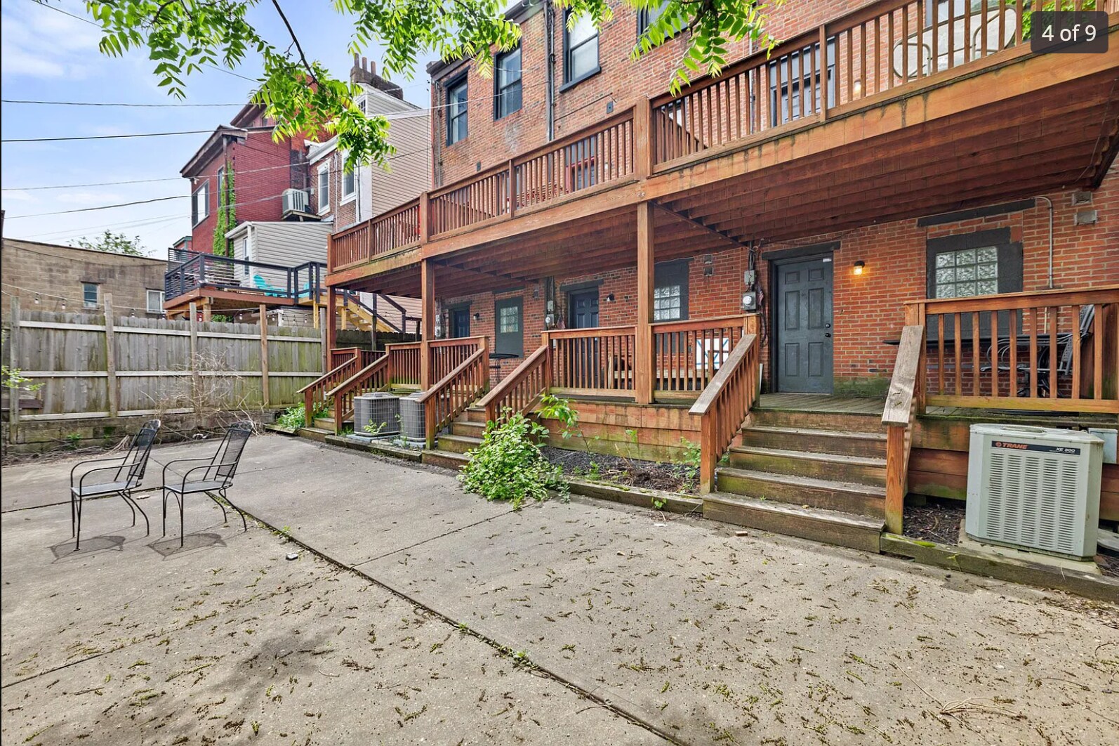 Building Photo - 413 E Carson St