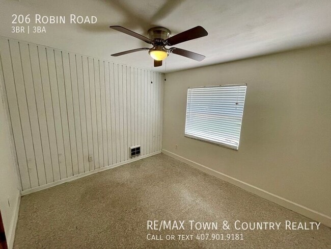 Building Photo - 206 Robin Rd