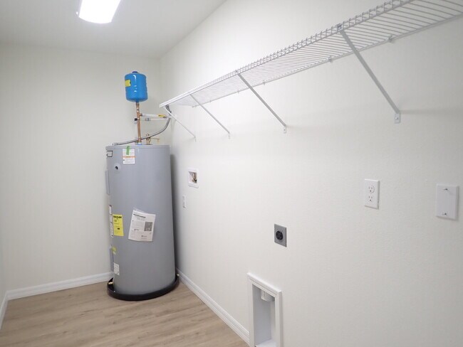 Building Photo - SEMINOLE WOODS