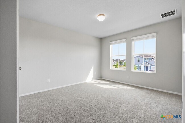 Building Photo - 251 Chesterfield Dr