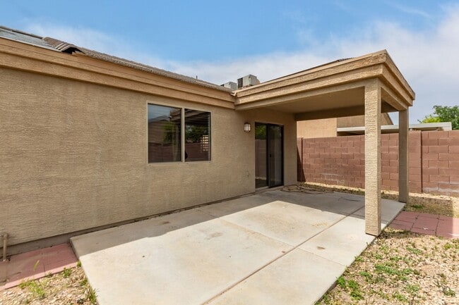 Building Photo - Single-Story 3 Bedroom Home in Rancho El Mirage
