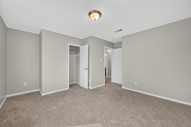 Building Photo - 1826 Oak Valley Dr