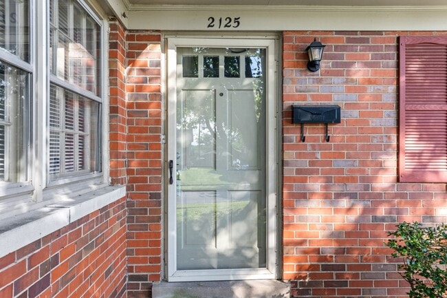 Building Photo - 2125 Talisman Rd