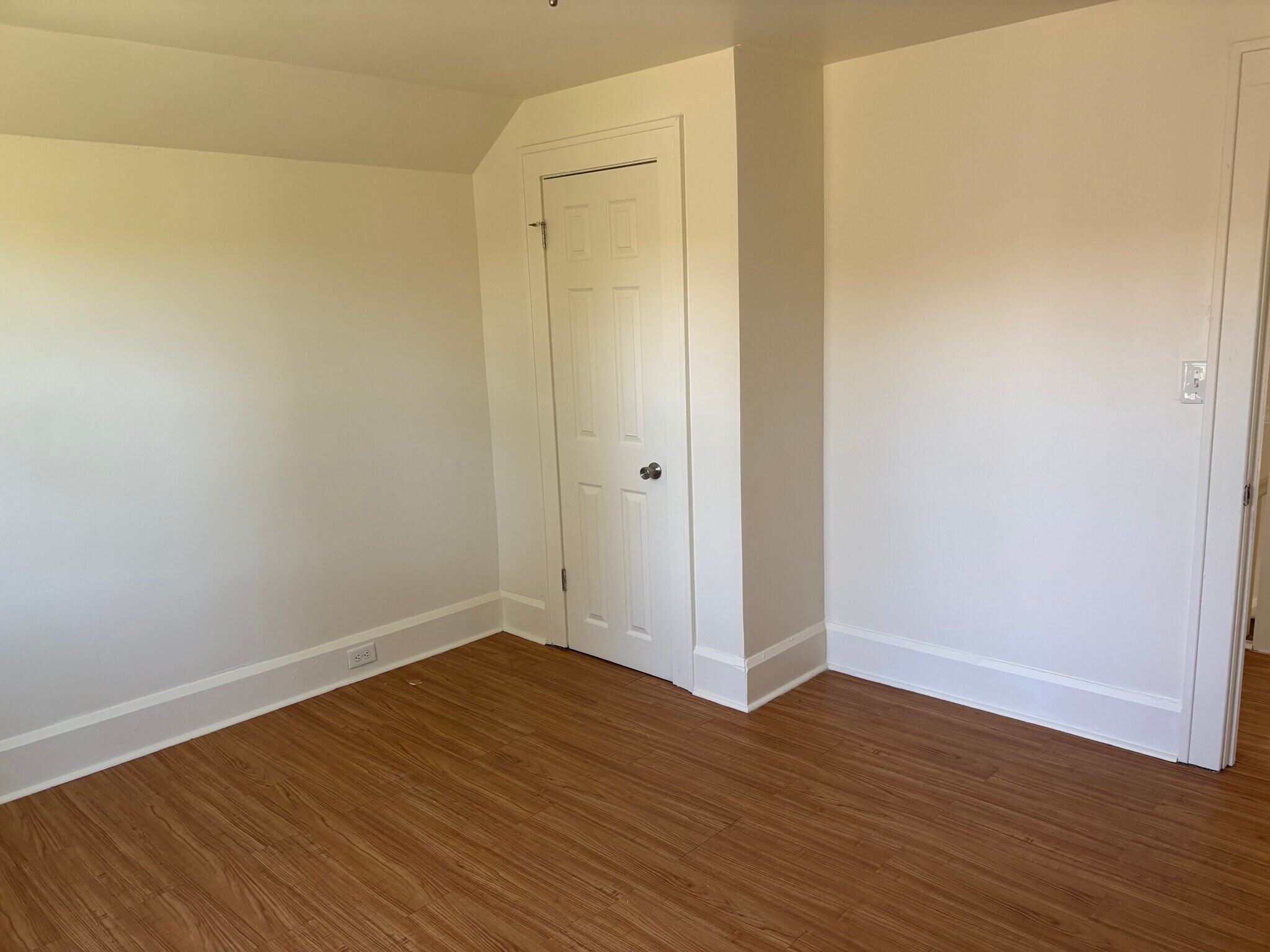 Upstairs bedroom - 9710 Chester Rd