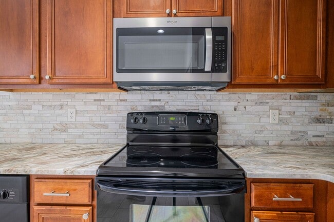 Building Photo - 3701 Titanic Cir