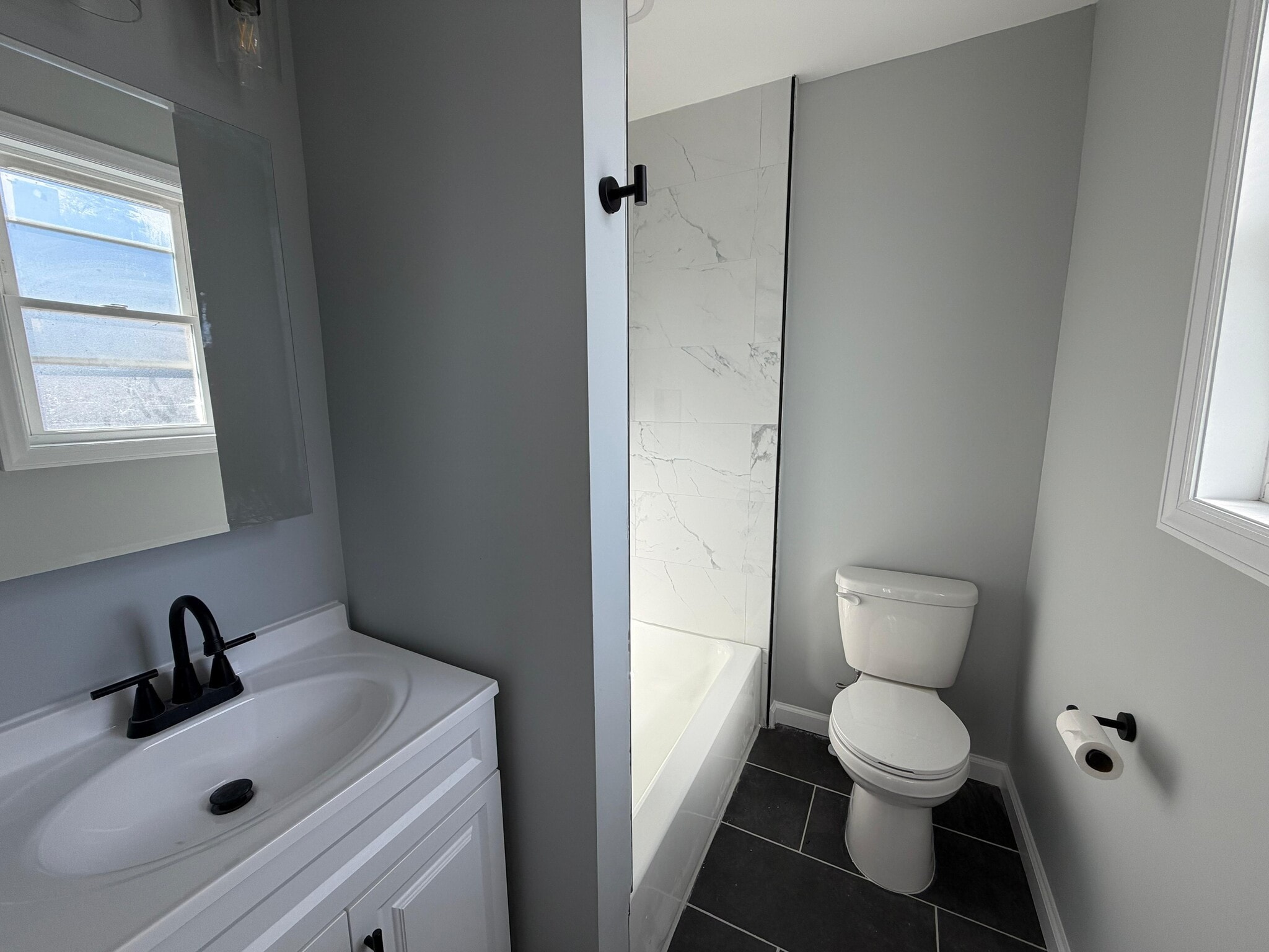 Building Photo - 17 E 15th St