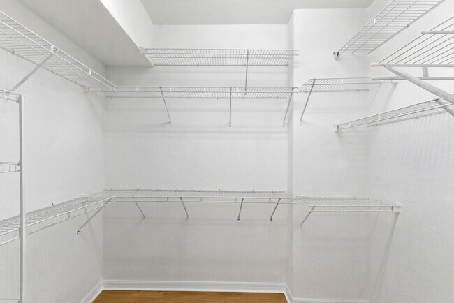 Building Photo - 7765 Yardley Dr