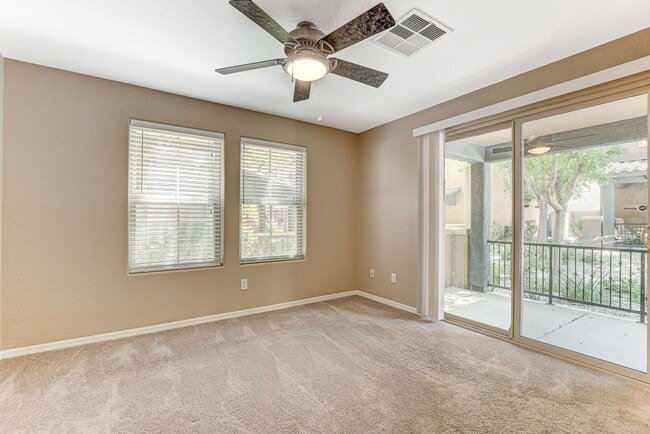 Building Photo - Gorgeous 4 bedroom near Aliante!