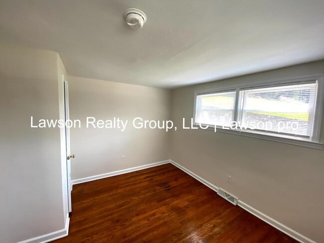 Building Photo - Cozy Three Bedroom Home in Salem with Shed