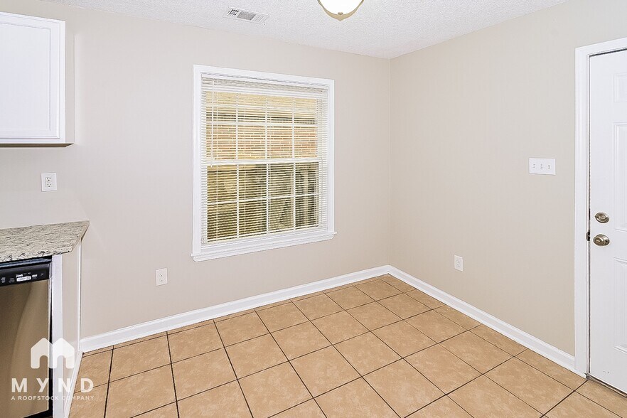 Building Photo - 7792 Lowrance Rd