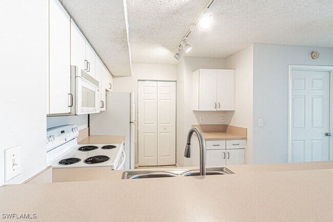 Building Photo - 1810 Florida Club Cir