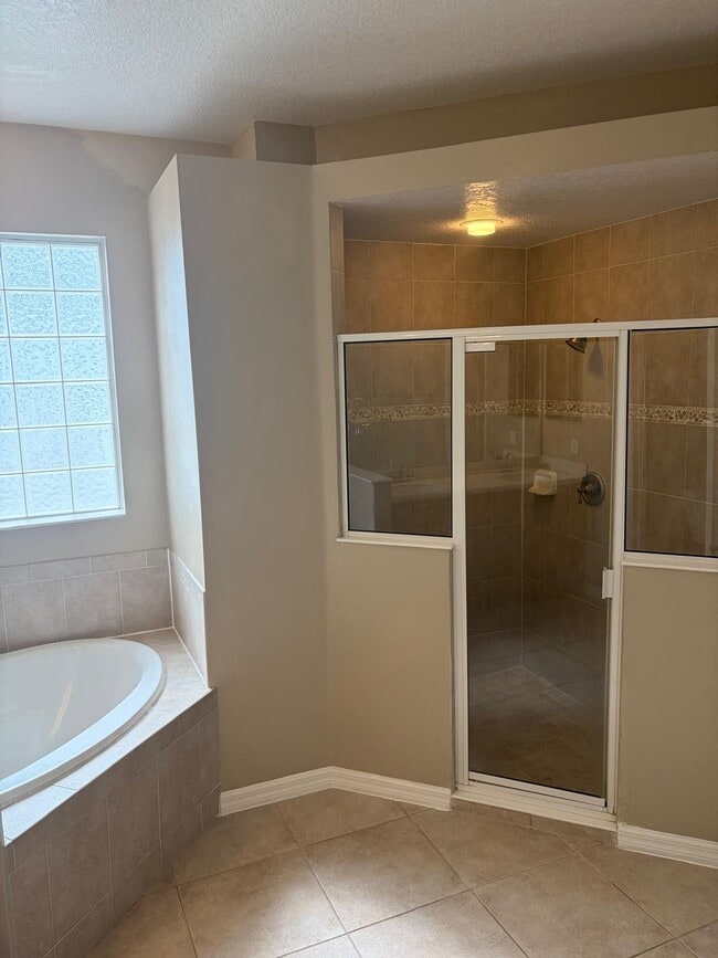 Building Photo - 4576 Barbados Loop