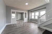 Building Photo - 1037 N Parker Ave