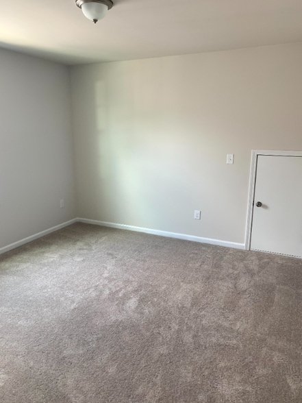 Building Photo - 3459 Melwood Ests Dr