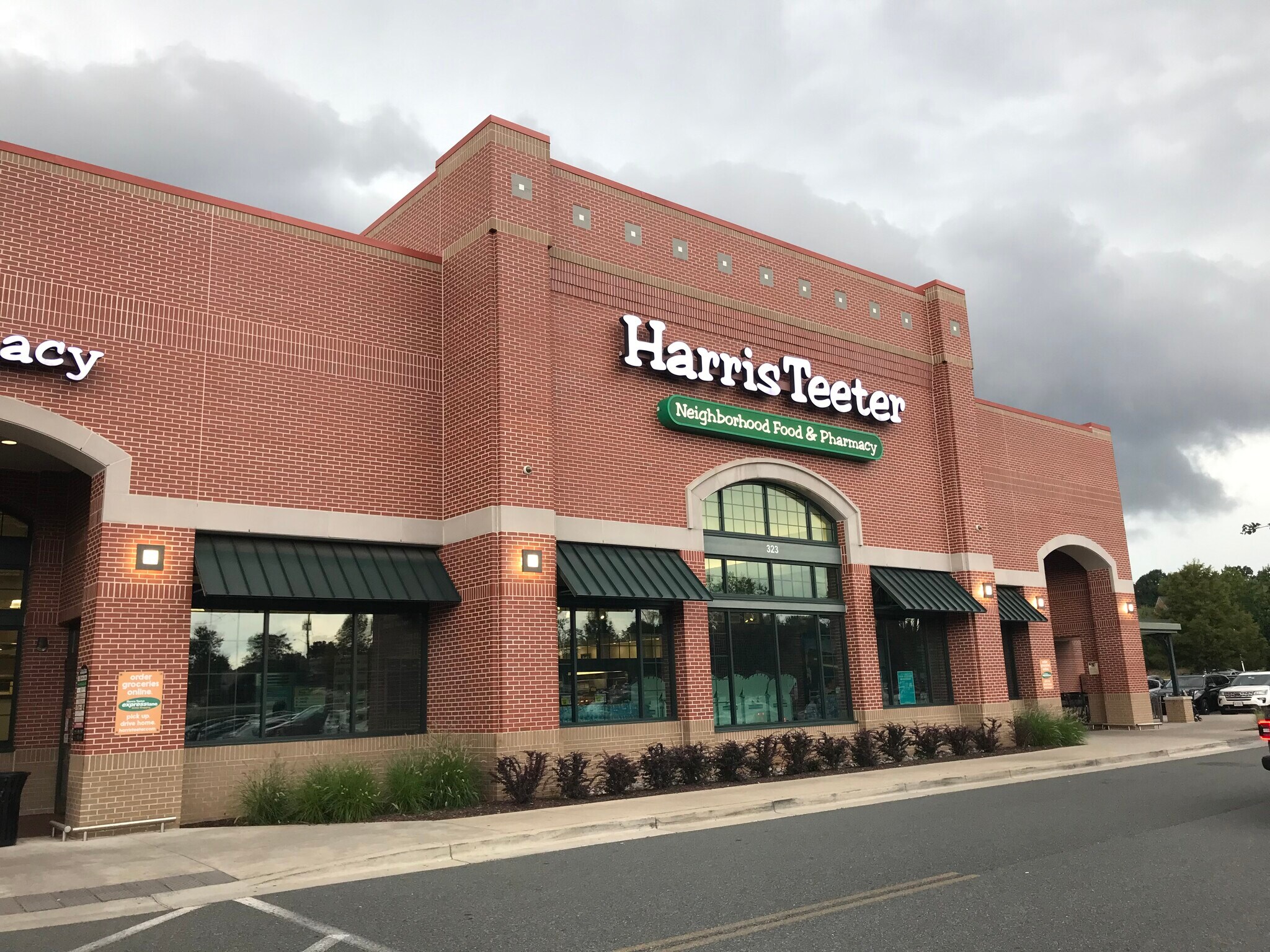 Building Photo - 10018 Vanderbilt Cir