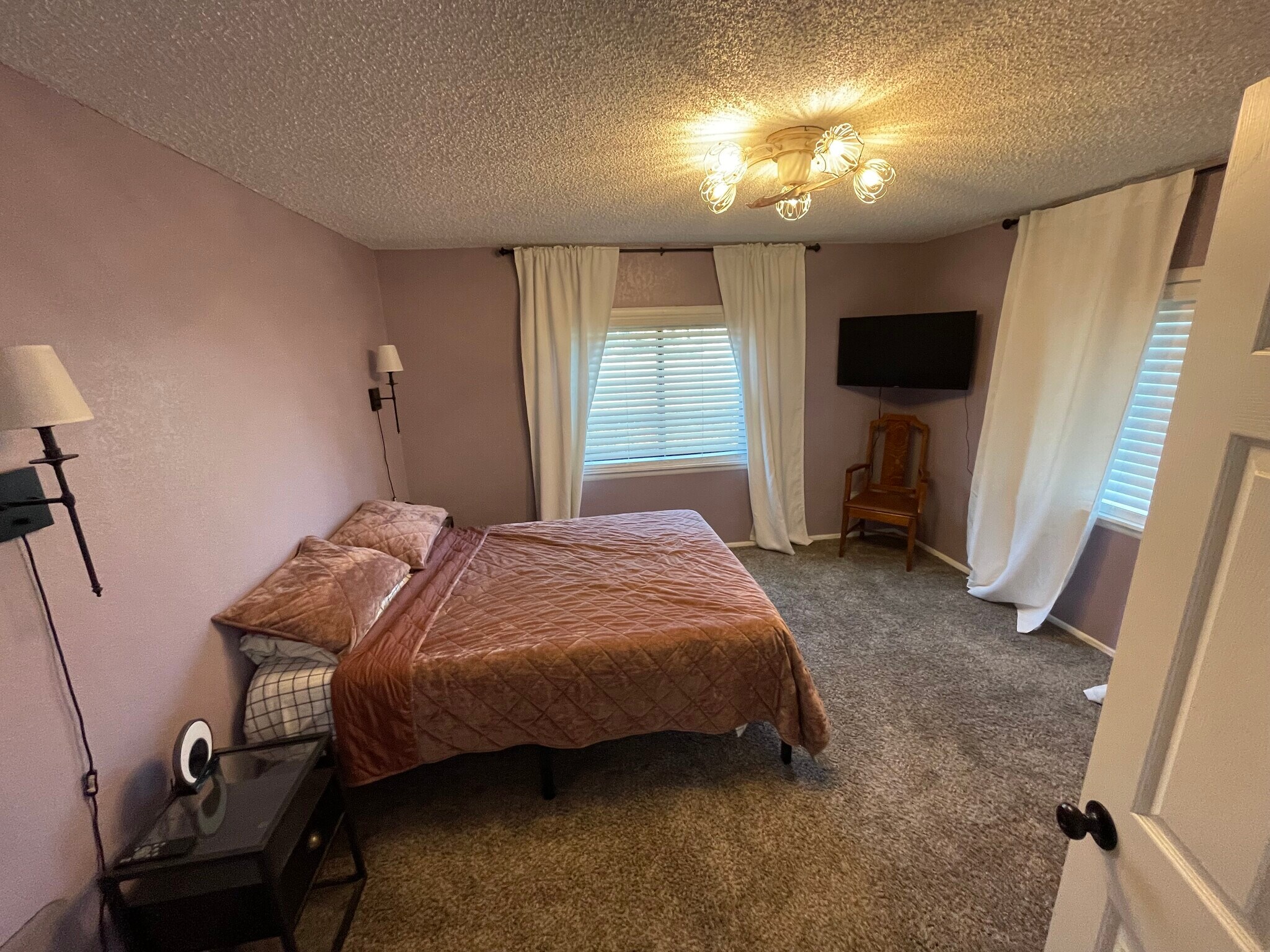 Building Photo - 2529 Bott Ave